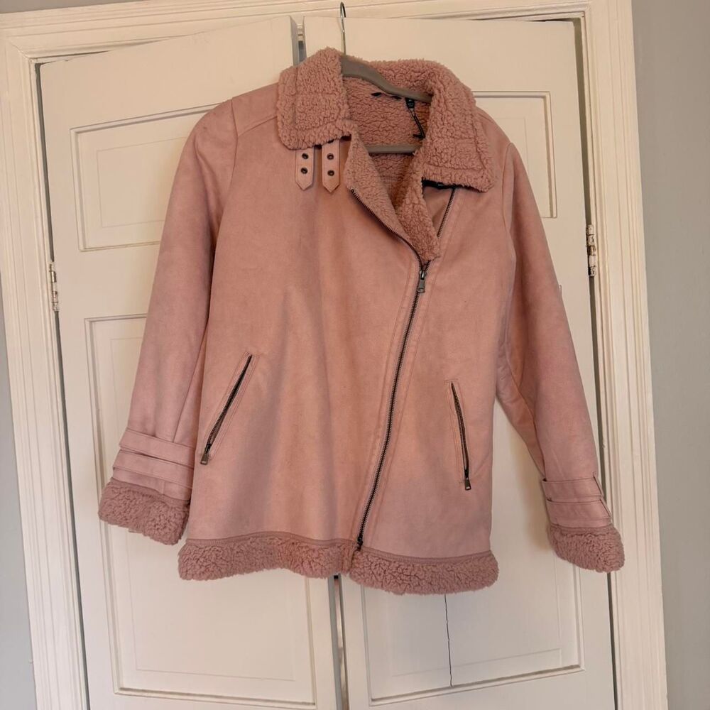 Peach brand Women's Pink Jacket, Size Medium!